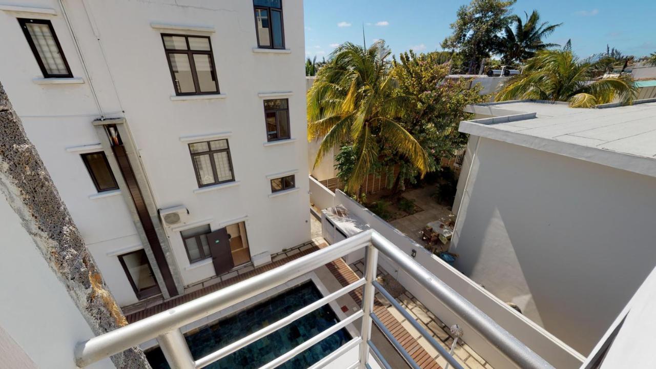 Penthouse - Private Roof Terrace - Sea & Mountain View Apartment Grand Baie Bagian luar foto